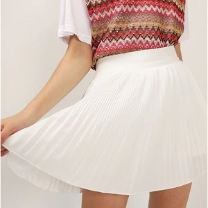 STORETS White Pleated Skort